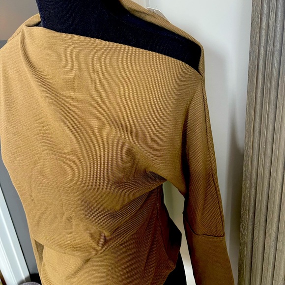 We The Free Free People earthy thermal off the shoulder sexy slouchy top! NWT! - Picture 2 of 5